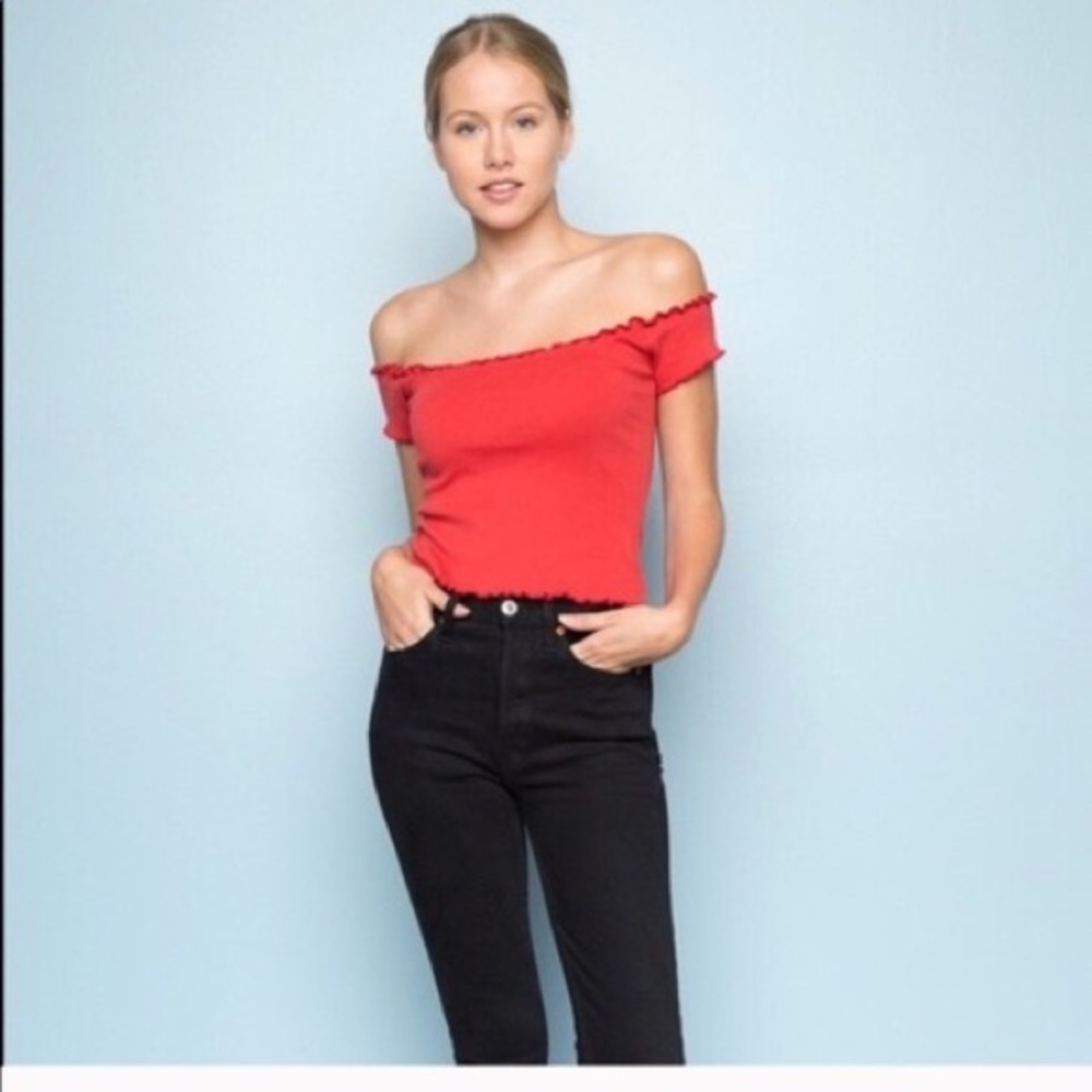 Brandy Melville off the shoulder top